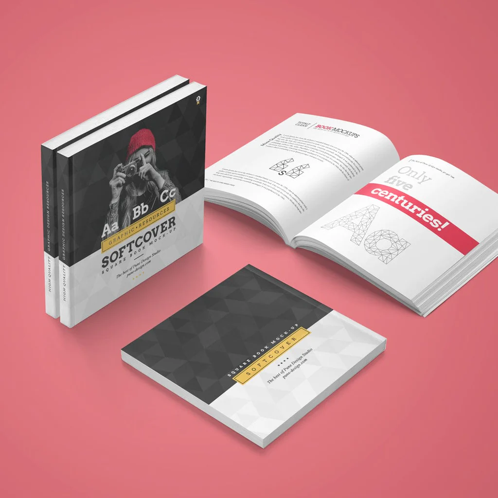Mockup de livros softcover quadrados sobre uma superfície rosa